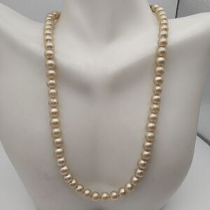 Marvella Elegant‎ dinner pearls